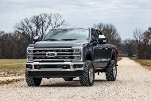 Ford F-250 Super Duty Suspension Lift Kit - Front - Rough Country - 2 Inch Leveling Kit | Track Bar Bracket - '17-'23